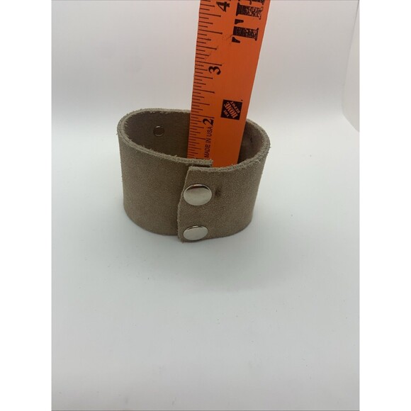 Handmade (?) Leather Western Star Wristband Cuff W/ Double Snaps 2” Wide 8” Rnd - Picture 4 of 5